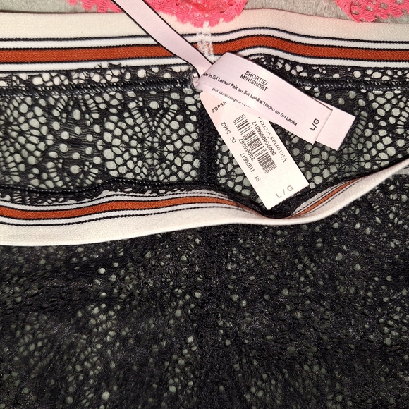 2 Pair Victoria's Secret Shorties Large - Picture 4 of 4